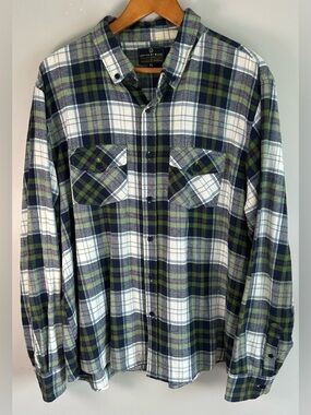 United By Blue Men’s Button Down Shirt XL Flannel Plaid Soft Organic Cotton EUC